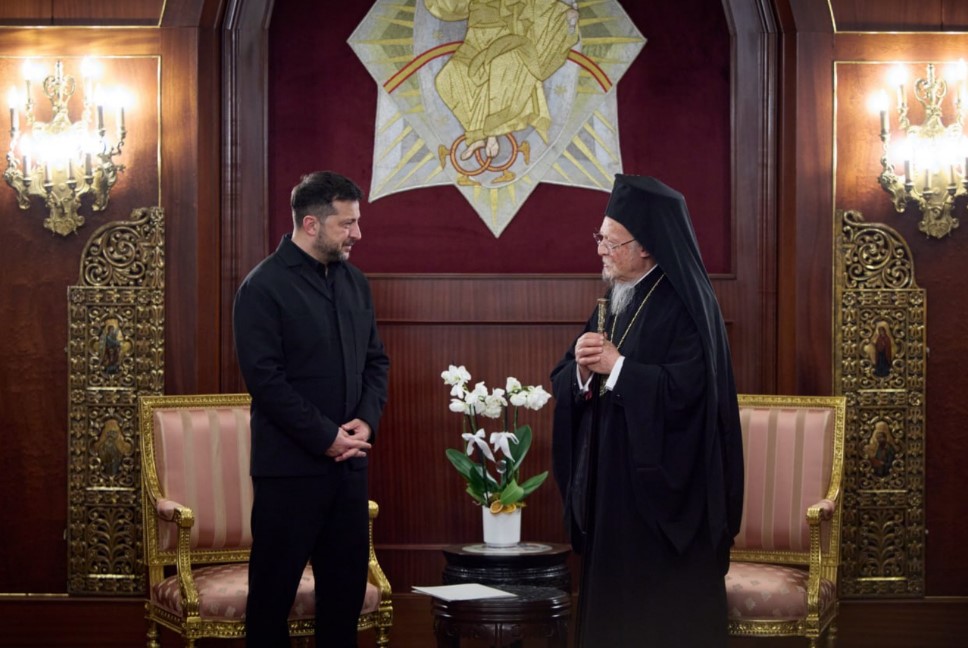 Володимир Зеленський у Туреччині зустрівся зі Вселенським Патріархом Варфоломієм Володимир Зеленський у Туреччині зустрівся зі Вселенським Патріархом Варфоломієм